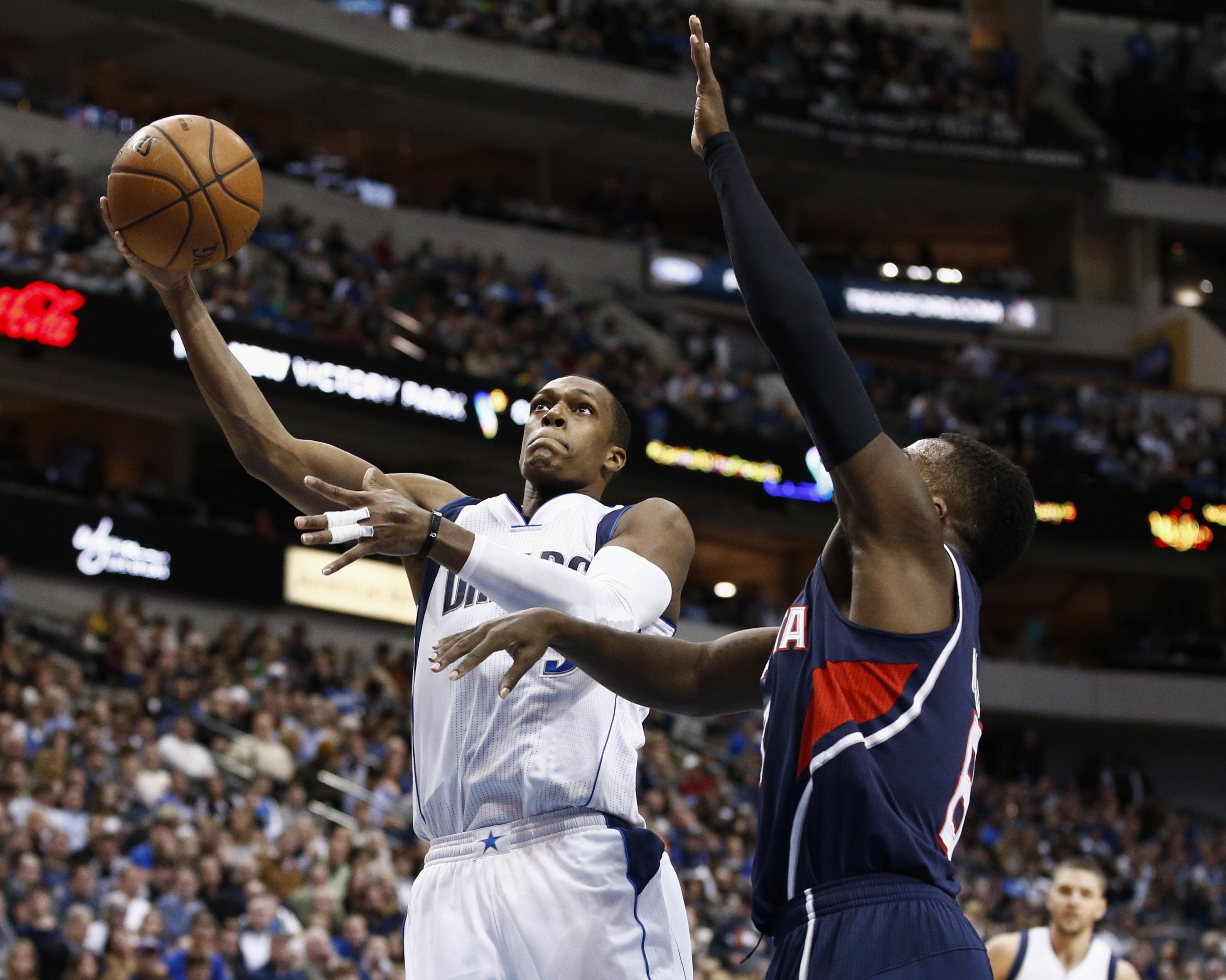 NBA: Rondo factor to push Mavs past Phoenix